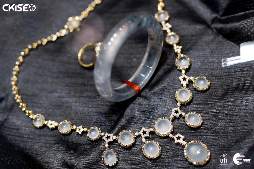 赴一場奇石盛宴 2022中國昆明國際石博覽會今日啟幕，珠寶首飾設計大放異彩